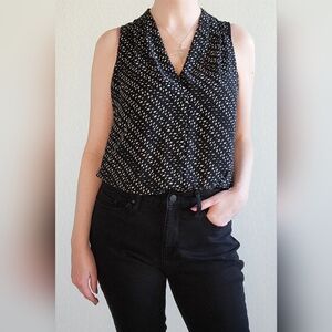 Vince Camuto Black & White Office Sleeveless Blouse, V-neck, Size M